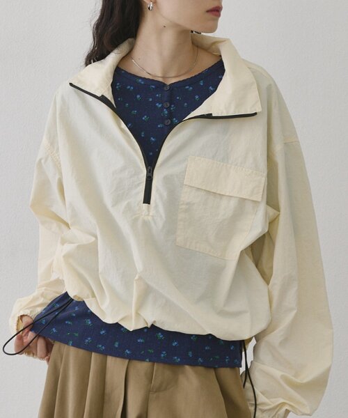 COLONY 2139(コロニートゥーワンスリーナイン)の「小花柄ヘンリーネックTシャツ(Tシャツ/カットソー・レディース・グレー/ネイビー・FREE)」の17枚目の写真
