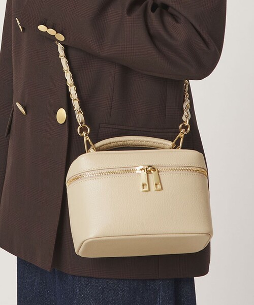 green label relaxing(グリーンレーベルリラクシング)の「<PRATO MADE IN ITALY> バニティバッグ(ショルダーバッグ・レディース・ベージュ/ブラック・FREE)」の1枚目の写真
