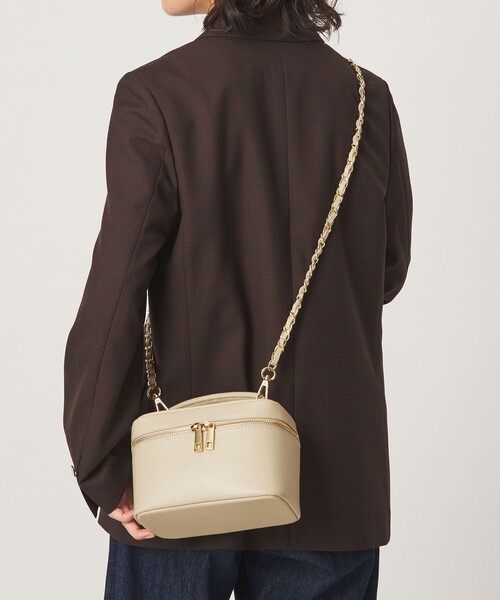 green label relaxing(グリーンレーベルリラクシング)の「<PRATO MADE IN ITALY> バニティバッグ(ショルダーバッグ・レディース・ベージュ/ブラック・FREE)」の6枚目の写真