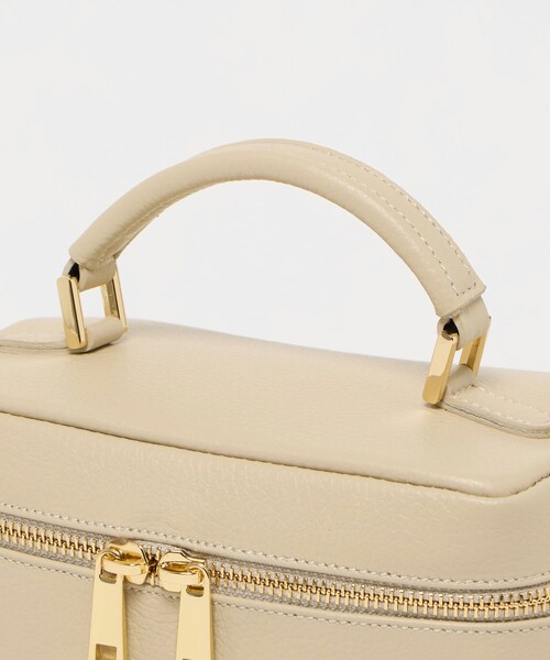 green label relaxing(グリーンレーベルリラクシング)の「<PRATO MADE IN ITALY> バニティバッグ(ショルダーバッグ・レディース・ベージュ/ブラック・FREE)」の21枚目の写真