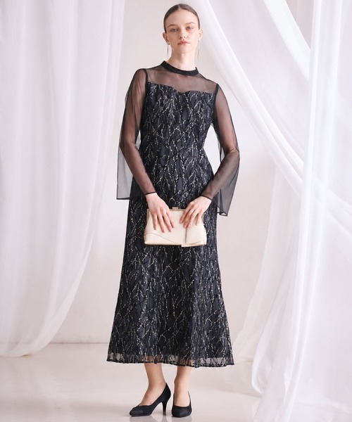 AIMER(エメ)の「チュールロングスリーブ幾何学フロッキー×プリントソフトマーメイドパーティードレス 結婚式 お呼ばれ ドレス 20代 30代 40代(ドレス・レディース・ブルーグレー/ベージュ/ブラック・MEDIUM)」の4枚目の写真