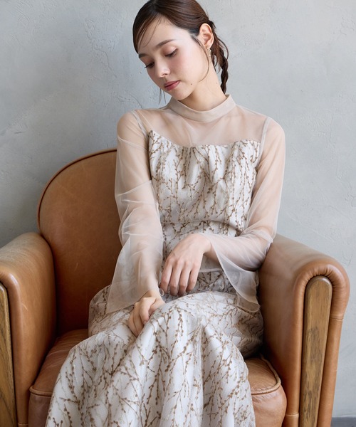 AIMER(エメ)の「チュールロングスリーブ幾何学フロッキー×プリントソフトマーメイドパーティードレス 結婚式 お呼ばれ ドレス 20代 30代 40代(ドレス・レディース・ブルーグレー/ベージュ/ブラック・MEDIUM)」の7枚目の写真