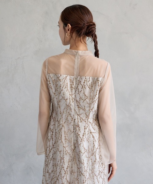 AIMER(エメ)の「チュールロングスリーブ幾何学フロッキー×プリントソフトマーメイドパーティードレス 結婚式 お呼ばれ ドレス 20代 30代 40代(ドレス・レディース・ブルーグレー/ベージュ/ブラック・MEDIUM)」の12枚目の写真