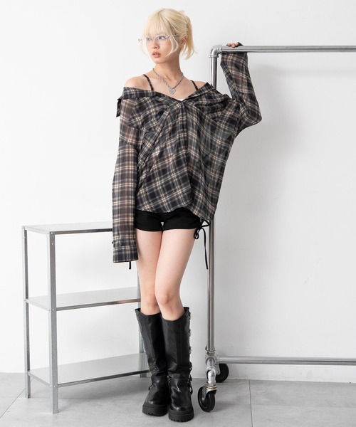 WEGO(ウィゴー)の「WEGO/【26年春夏新作】2WAYオフショルシアーチェックシャツ(シャツ/ブラウス・レディース・ネイビー/ブラウン・FREE)」の3枚目の写真