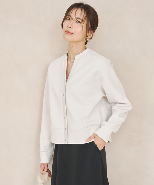 UNFILO(アンフィーロ)の「【WEB限定カラー】BEAUTY FORM JERSEY キーネックカーディガン(カーディガン/ボレロ・レディース・ネイビー系/レッド系/ベージュ系/ブラック系/カーキ系/ターコイズブルー系/グレー系・SMALL/MEDIUM)」の11枚目の写真