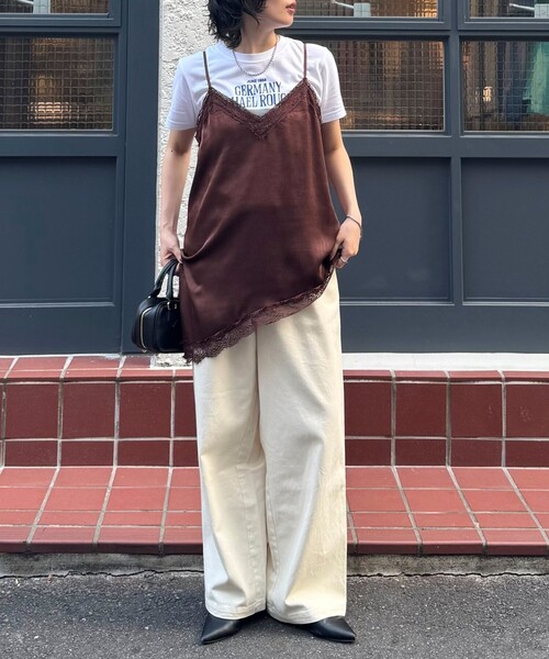 fredy emue(フレディエミュ)の「【@suda_mame3企画】サテンレースアシメカットキャミワンピース(ワンピース・レディース・オフホワイト/ダークブラウン・38)」の5枚目の写真