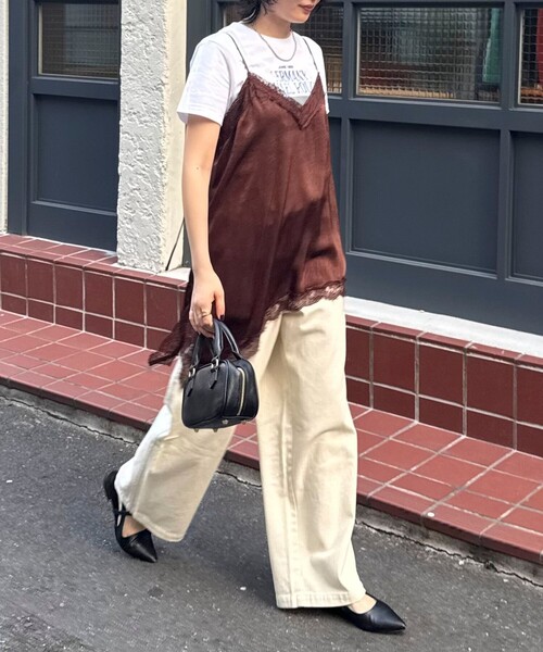 fredy emue(フレディエミュ)の「【@suda_mame3企画】サテンレースアシメカットキャミワンピース(ワンピース・レディース・オフホワイト/ダークブラウン・38)」の11枚目の写真