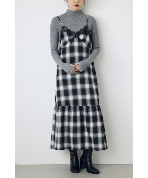 AZUL by moussy(アズールバイマウジー)の「【身長/骨格別着用画像あり】レースドッキングチェックキャミワンピース 秋服 冬服 レイヤード(ワンピース・レディース・ブラウン系その他/ブラック系その他・SMALL/MEDIUM)」の5枚目の写真