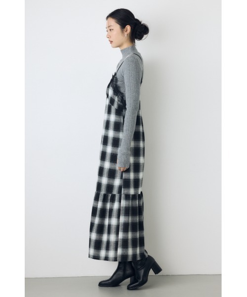 AZUL by moussy(アズールバイマウジー)の「【身長/骨格別着用画像あり】レースドッキングチェックキャミワンピース 秋服 冬服 レイヤード(ワンピース・レディース・ブラウン系その他/ブラック系その他・SMALL/MEDIUM)」の6枚目の写真