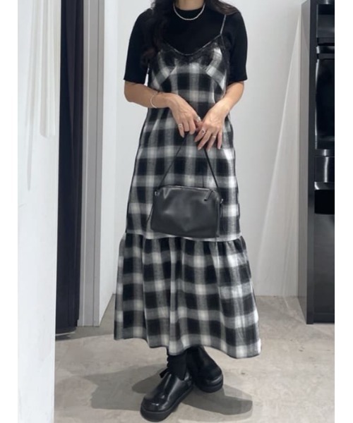 AZUL by moussy(アズールバイマウジー)の「【身長/骨格別着用画像あり】レースドッキングチェックキャミワンピース 秋服 冬服 レイヤード(ワンピース・レディース・ブラウン系その他/ブラック系その他・SMALL/MEDIUM)」の21枚目の写真