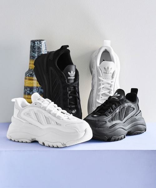 adidas(アディダス)の「ADIDAS OZGAIA W(スニーカー・レディース・ホワイト/ブラック・23cm/24cm/25cm)」の4枚目の写真