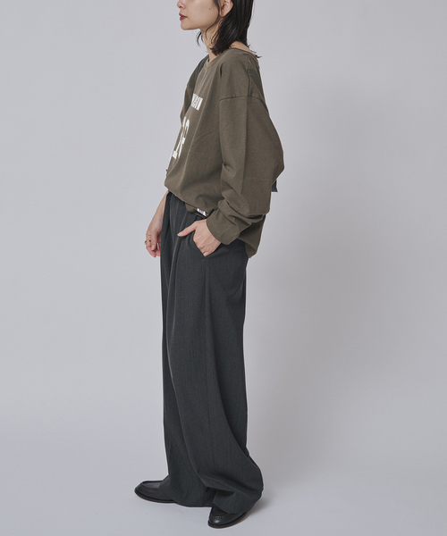 journal standard L'essage(ジャーナルスタンダードレサージュ)の「JANE SMITH*DICKIES*L'ESSAGE 別注ONE SHOULDERカットソー(Tシャツ/カットソー・レディース・エンジ/ブラック系その他/アイボリー/ライトグレー・FREE)」の12枚目の写真