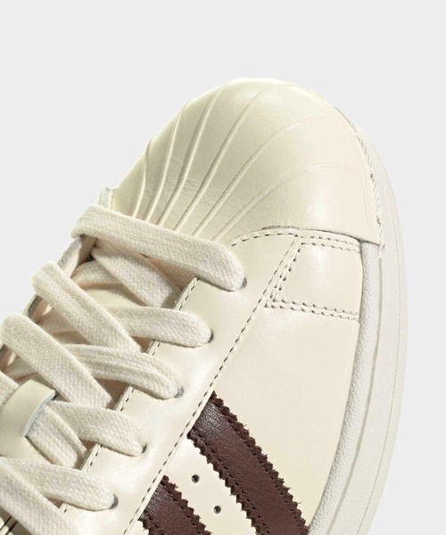adidas（アディダス）の「スーパースターII / SUPERSTAR II / アディダスオリジナルス adidas Originals（スニーカー・メンズ・ベージュ・24.0cm/23.5cm/26.5cm/23.0cm/22.5cm/27.5cm/28.5cm/28.0cm/27.0cm/26.0cm/25.5cm/25.0cm/29.0cm/24.5cm）」の4枚目の写真