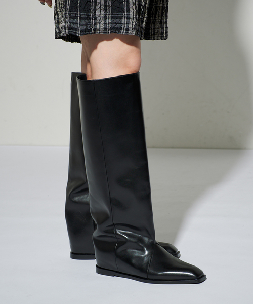 GRISE(グリーズ)の「《/WEB+一部店舗限定》GRISEレザースクエアワイドシャフトロングブーツ(ブーツ・レディース・ブラック/ブラウン・X-LARGE/LARGE/MEDIUM/SMALL)」の10枚目の写真
