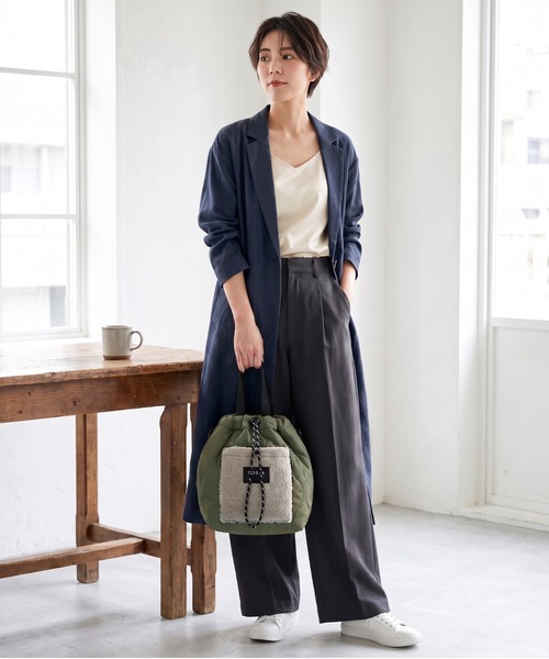 MILLION CARATS（ミリオンカラッツ）の「【巾着＆トート2WAY・A4収納】SOBIA - キルトボアドロスト2WAYショルダーバッグ -ふわもこボアが映える軽量バッグ（ショルダーバッグ・レディース・キャメル/カーキ/グレー/ブラック・FREE）」の18枚目の写真