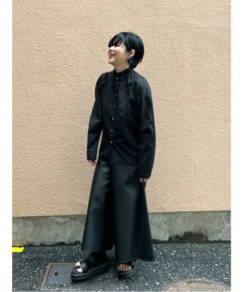 DONOBAN（ドノバン）の「【クラシカルな華やかさと、美しいシルエット】ノーブル フリル ブラウス トップス シャツ 襟 衿 レディース ボタン Donoban 春服 秋服 長袖 大人かわいい オフィスカジュアル 就活 ドノバン（シャツ/ブラウス・レディース・ホワイト/ブラック/グレー・ONE SIZE）」の21枚目の写真