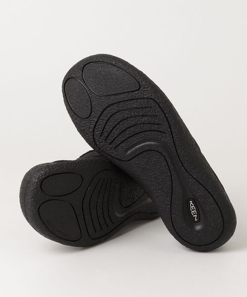 KEEN（キーン）の「HOWSER III SLIDE 1032618（スニーカー・メンズ・ブラック・28cm/27.5cm/27cm/26.5cm/26cm）」の3枚目の写真