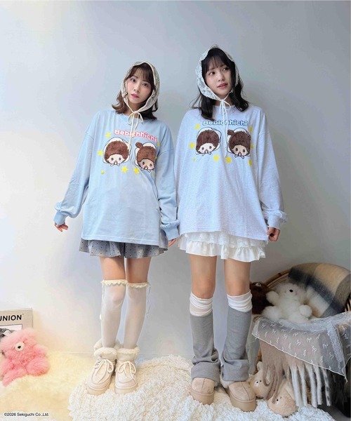 AS KNOW AS plus（アズノゥアズプラス）の「☆アクリルキーホルダー付き モンチッチロンT【 Monchhichi / モンチッチ 】（Tシャツ/カットソー・レディース・オフホワイト/オートミール/サックスブルー/チャコールグレー・FREE）」の17枚目の写真