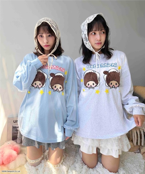 AS KNOW AS plus（アズノゥアズプラス）の「☆アクリルキーホルダー付き モンチッチロンT【 Monchhichi / モンチッチ 】（Tシャツ/カットソー・レディース・オフホワイト/オートミール/サックスブルー/チャコールグレー・FREE）」の18枚目の写真