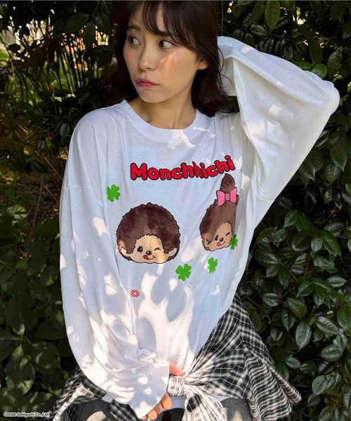 AS KNOW AS plus（アズノゥアズプラス）の「☆アクリルキーホルダー付き モンチッチロンT【 Monchhichi / モンチッチ 】（Tシャツ/カットソー・レディース・オフホワイト/オートミール/サックスブルー/チャコールグレー・FREE）」の20枚目の写真