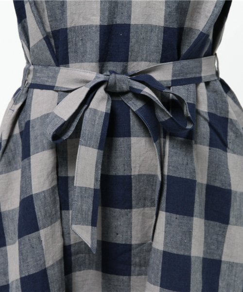 LBC（エルビーシー）の「BBリネンオーバーダイブロックVネックワンピース（ワンピース・レディース・グレー/ブルー/マスタード・MEDIUM）」の5枚目の写真