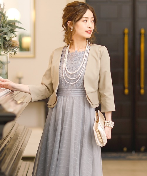 PourVous(プールヴー)の「美人度上げるラウンド ペプラム ボレロ 結婚式対応 オケージョン (ノーカラージャケット・レディース・ベージュ/ブラック・XL/L/M/XXL)」の18枚目の写真