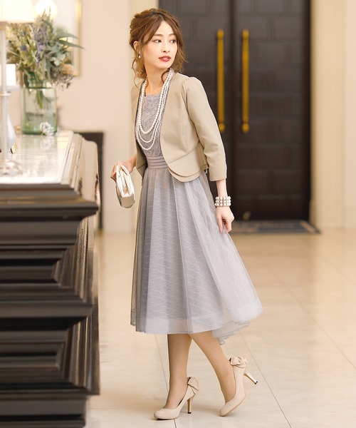 PourVous(プールヴー)の「美人度上げるラウンド ペプラム ボレロ 結婚式対応 オケージョン (ノーカラージャケット・レディース・ベージュ/ブラック・XL/L/M/XXL)」の17枚目の写真