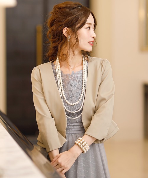 PourVous(プールヴー)の「美人度上げるラウンド ペプラム ボレロ 結婚式対応 オケージョン (ノーカラージャケット・レディース・ベージュ/ブラック・XL/L/M/XXL)」の16枚目の写真