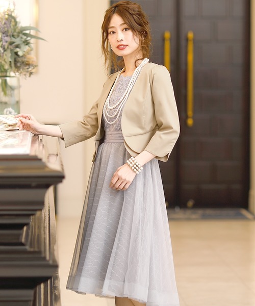 PourVous(プールヴー)の「美人度上げるラウンド ペプラム ボレロ 結婚式対応 オケージョン (ノーカラージャケット・レディース・ベージュ/ブラック・XL/L/M/XXL)」の15枚目の写真
