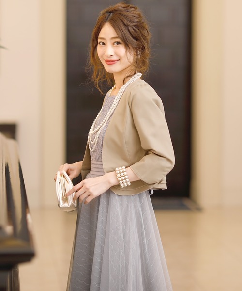 PourVous(プールヴー)の「美人度上げるラウンド ペプラム ボレロ 結婚式対応 オケージョン (ノーカラージャケット・レディース・ベージュ/ブラック・XL/L/M/XXL)」の14枚目の写真