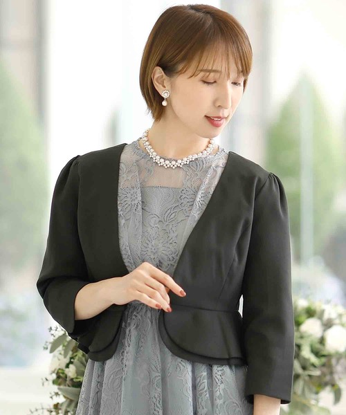PourVous(プールヴー)の「美人度上げるラウンド ペプラム ボレロ 結婚式対応 オケージョン (ノーカラージャケット・レディース・ベージュ/ブラック・XL/L/M/XXL)」の13枚目の写真