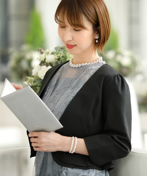 PourVous(プールヴー)の「美人度上げるラウンド ペプラム ボレロ 結婚式対応 オケージョン (ノーカラージャケット・レディース・ベージュ/ブラック・XL/L/M/XXL)」の6枚目の写真