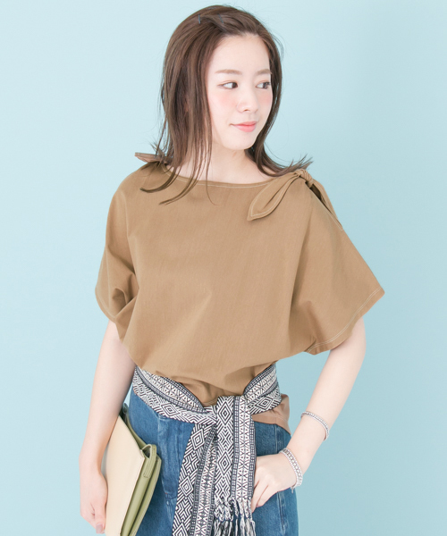 URBAN RESEARCH（アーバンリサーチ）の「UR 肩開きリボンプルオーバー（Tシャツ/カットソー・レディース・オフホワイト/キャメル/ピンク/ネイビー・FREE）」の4枚目の写真