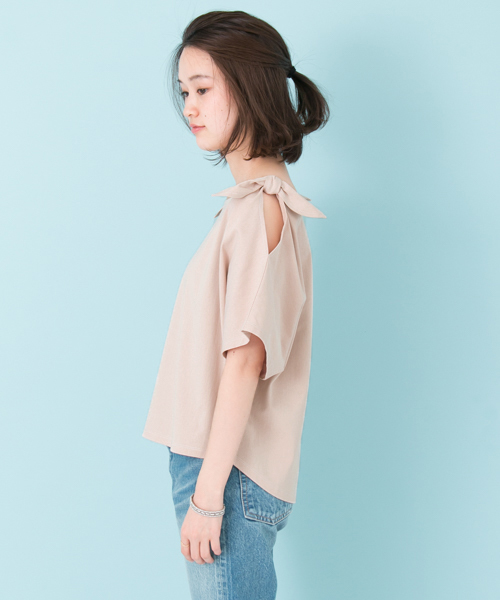 URBAN RESEARCH（アーバンリサーチ）の「UR 肩開きリボンプルオーバー（Tシャツ/カットソー・レディース・オフホワイト/キャメル/ピンク/ネイビー・FREE）」の16枚目の写真