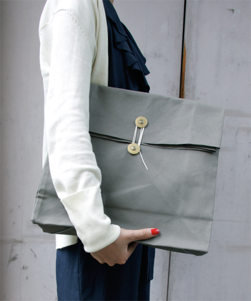 BEAMS RECORDS（ビームスレコーズ）の「TEMBEA×BEAMS RECORDS / 別注 レコード・クラッチ（クラッチバッグ・メンズ・グレー/ブラウン/レッド/ネイビー・ONE SIZE）」の17枚目の写真