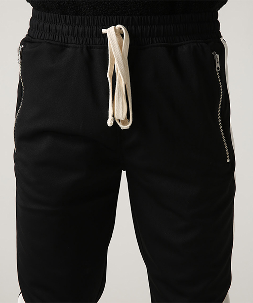 AZUL by moussy（アズールバイマウジー）の「サイドラインエステルジャージ裾ZIPパンツ（その他パンツ・メンズ・ブラック/ベージュ・SMALL/MEDIUM/LARGE）」の5枚目の写真