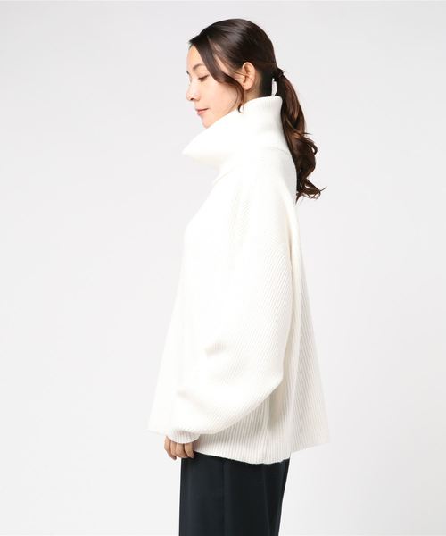 KOBE LETTUCE（コウベレタス）の「ゆったりタートルネックミドルゲージニットトップス＊レディース/セーター[C3326]神戸レタス（ニット/セーター・レディース・ブラック/パープル/ブラウン/ピンク/グリーン/アイボリー・FREE）」の8枚目の写真