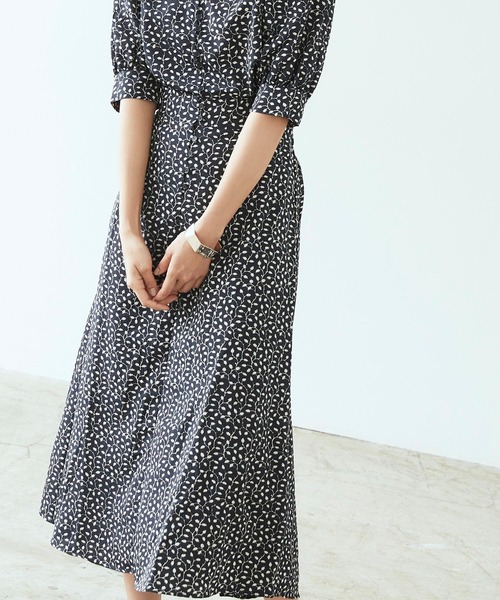 titivate（ティティベイト）の「ﾘｰﾌﾌﾟﾘﾝﾄﾌﾚｱﾛﾝｸﾞｽｶｰﾄ（スカート・レディース・ネイビー/ブラウン/アイボリー・S/M/L）」の20枚目の写真