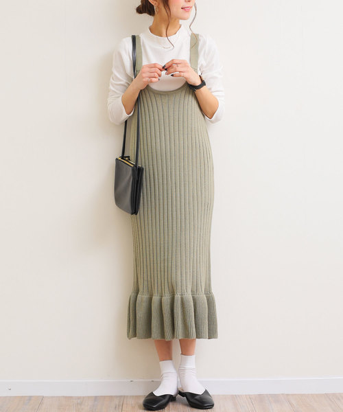 andme(アンドミー)の「裾フリルロング丈リブニットキャミワンピース(ワンピース・レディース・ブラック/ベージュ/カーキ/ブルーグレー/ラベンダー・M)」の4枚目の写真