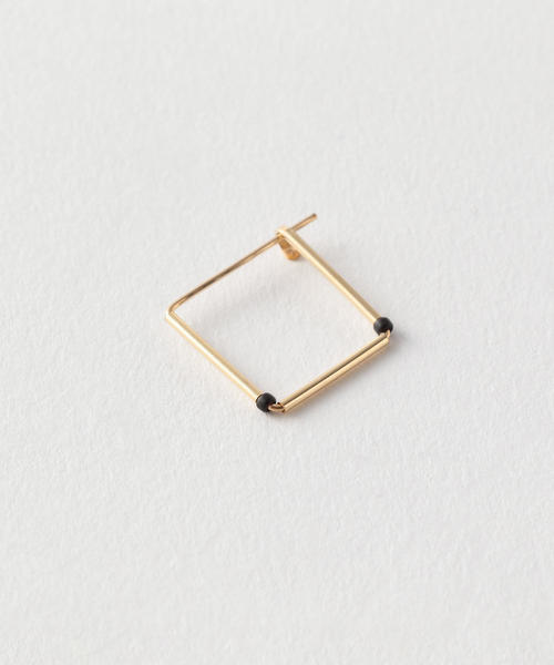Steven Alan（スティーブンアラン）の「＜CINQ＞SQUARE DOT EARRINGS/ピアス（ピアス（両耳用）・レディース・ゴールド・FREE）」の2枚目の写真