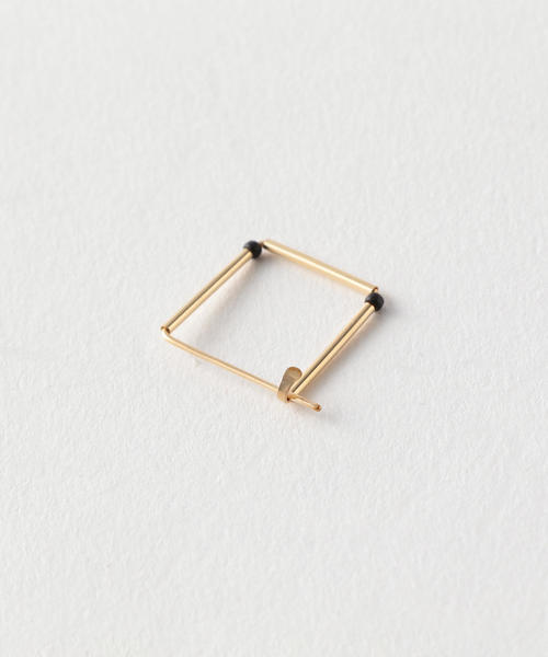 Steven Alan（スティーブンアラン）の「＜CINQ＞SQUARE DOT EARRINGS/ピアス（ピアス（両耳用）・レディース・ゴールド・FREE）」の6枚目の写真