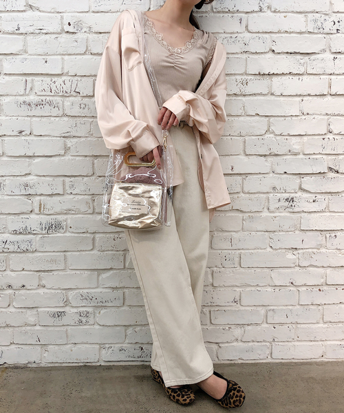 one after another NICE CLAUP（ワンアフターアナザーナイスクラップ）の「ポーチ付き３点セットPVCバッグ（ショルダーバッグ・レディース・アイボリー/ピンク/アニマル・FREE）」の6枚目の写真