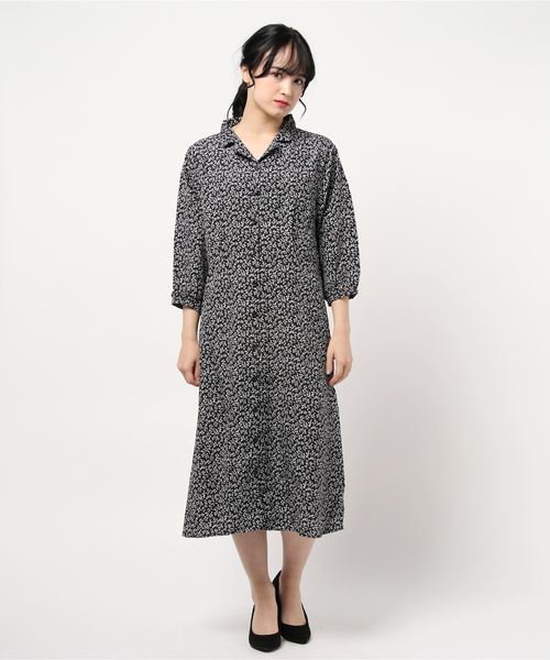 BELLUNA(ベルーナ)の「開衿デザインプリントワンピース(ワンピース・レディース・ブラック系その他/ベージュ系その他/ブルー系その他/ブラック系その他2・MEDIUM/LARGE/X-LARGE)」の5枚目の写真