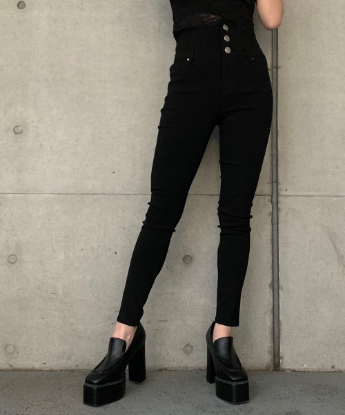 ENVYM（アンビー）の「ハイウエストボタンジェギンス（その他パンツ・レディース・ブラック・SMALL/MEDIUM）」の4枚目の写真