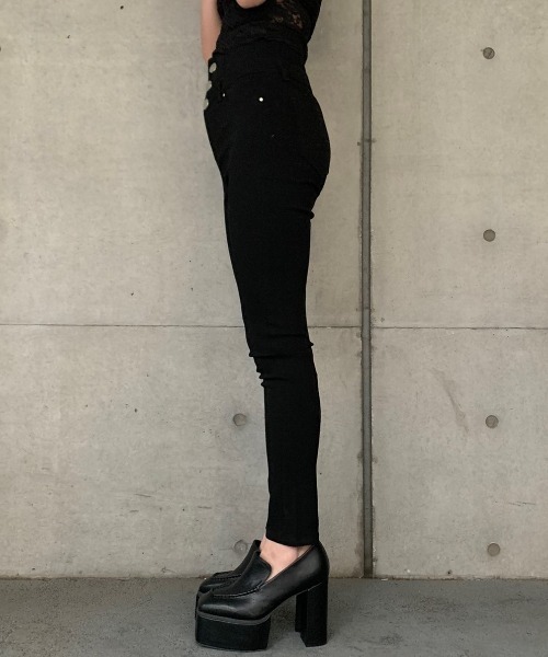 ENVYM（アンビー）の「ハイウエストボタンジェギンス（その他パンツ・レディース・ブラック・SMALL/MEDIUM）」の5枚目の写真