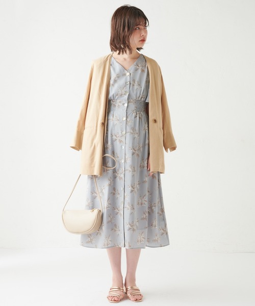 natural couture(ナチュラルクチュール)の「リゾート柄シェル釦ワンピース(ワンピース・レディース・ベージュ/サックスブルー/イエロー・FREE)」の2枚目の写真