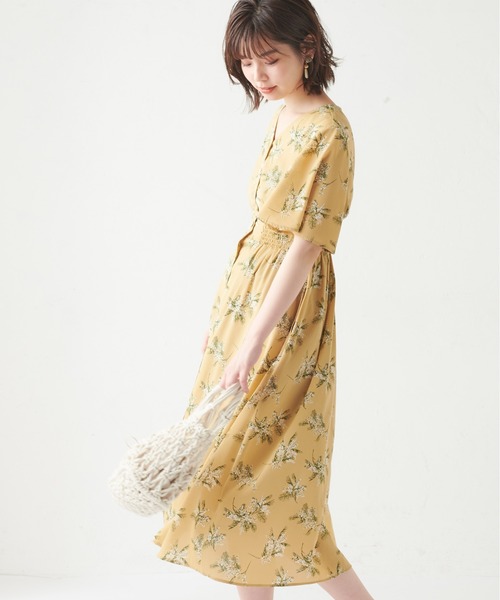 natural couture(ナチュラルクチュール)の「リゾート柄シェル釦ワンピース(ワンピース・レディース・ベージュ/サックスブルー/イエロー・FREE)」の3枚目の写真