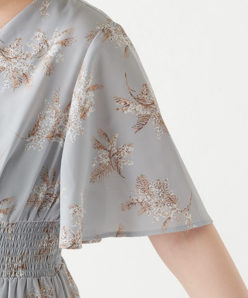 natural couture(ナチュラルクチュール)の「リゾート柄シェル釦ワンピース(ワンピース・レディース・ベージュ/サックスブルー/イエロー・FREE)」の21枚目の写真