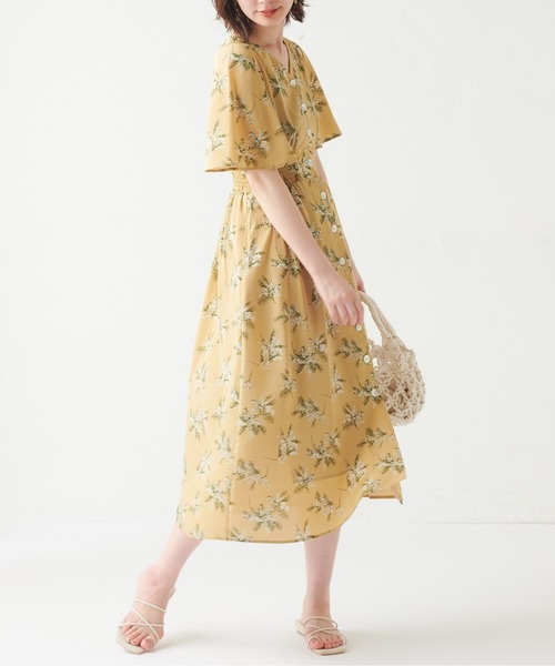 natural couture(ナチュラルクチュール)の「リゾート柄シェル釦ワンピース(ワンピース・レディース・ベージュ/サックスブルー/イエロー・FREE)」の14枚目の写真