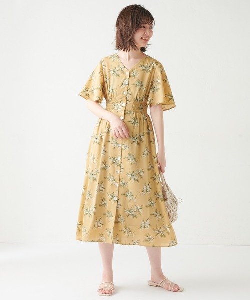natural couture(ナチュラルクチュール)の「リゾート柄シェル釦ワンピース(ワンピース・レディース・ベージュ/サックスブルー/イエロー・FREE)」の13枚目の写真
